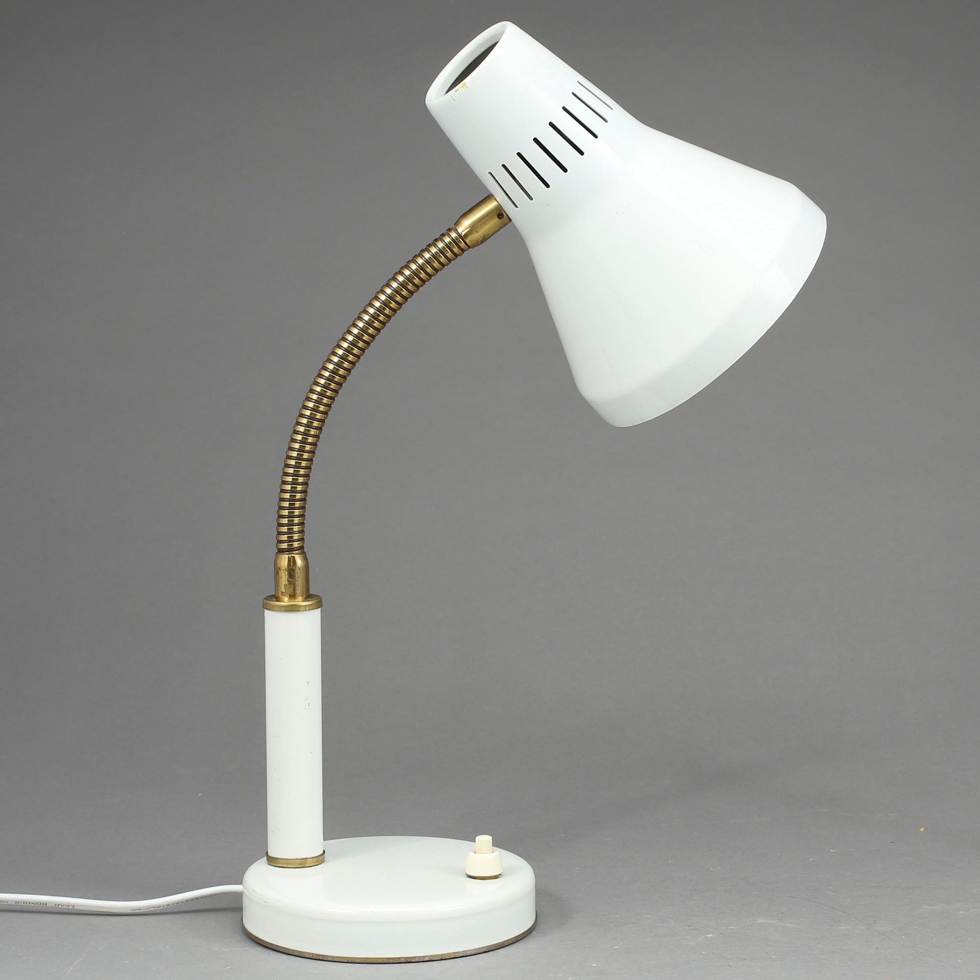 SKRIVBORDSLAMPA, 1960-tal, vitlackerad.