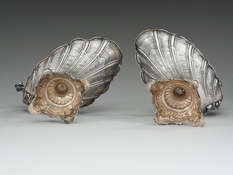 A pair of Swedish 19th century parcel-gilt bowls, makers mark of Gustaf Möllenborg, Stockholm 1894.
