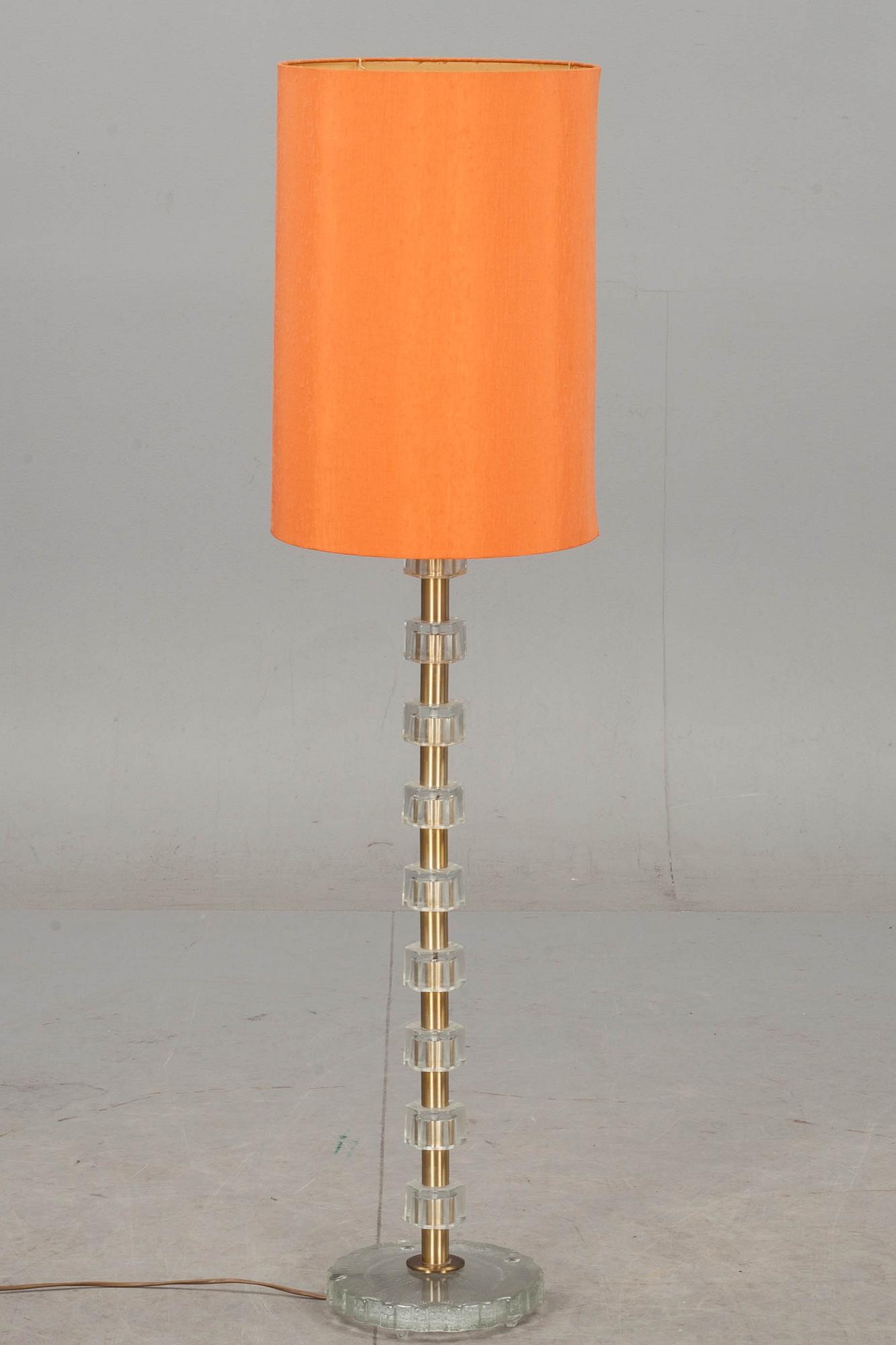 GOLVLAMPA, 1900-talets andra hälft.