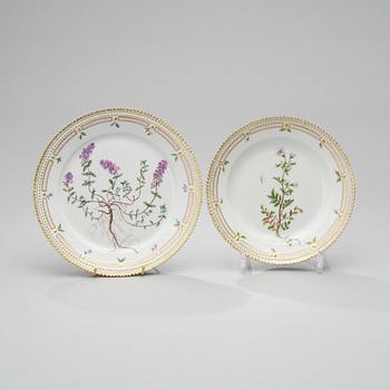 TWO PLATES "Flora Danica", Royal Copenhagen, omkring 1900-talets mitt.