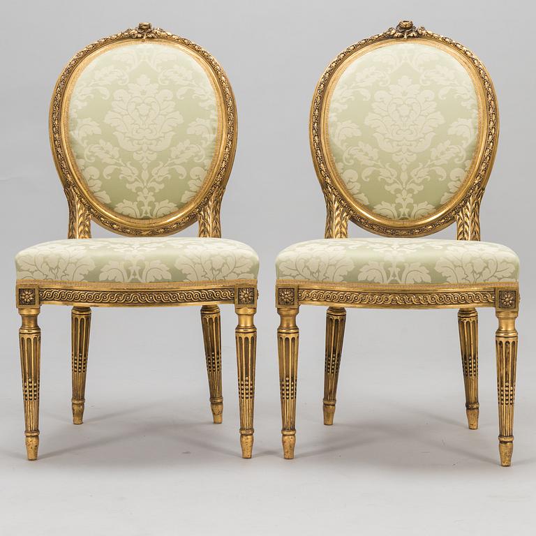 STOLAR, ett par, gustaviansk stil, 1900-talets början.