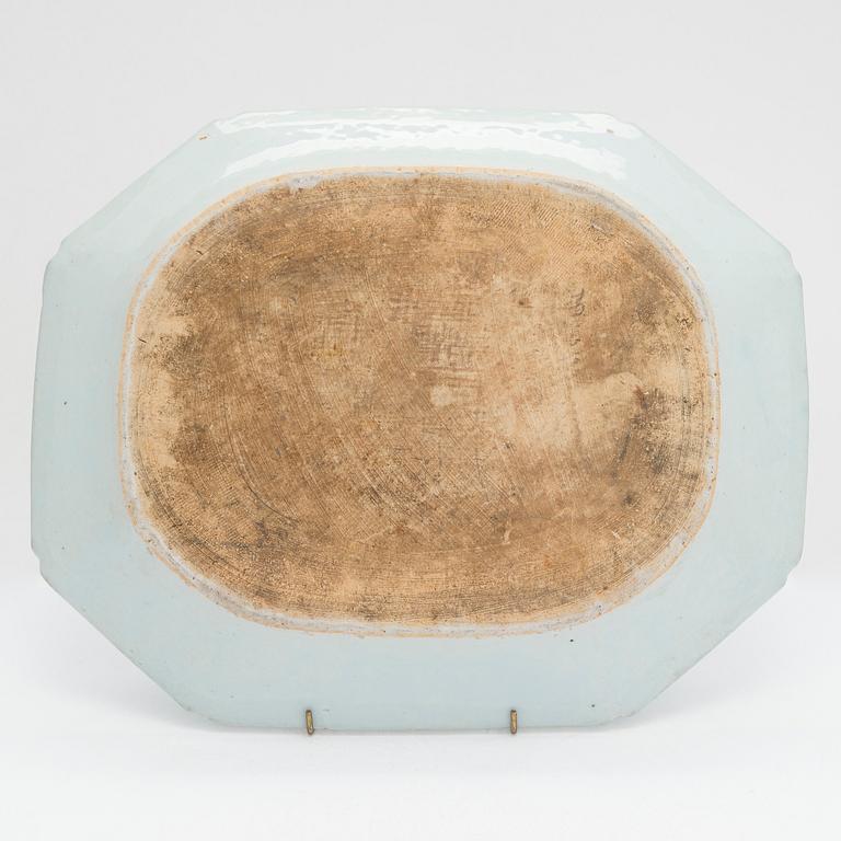 Paistivati, posliini, Qianlong (1736-95), Kiina.