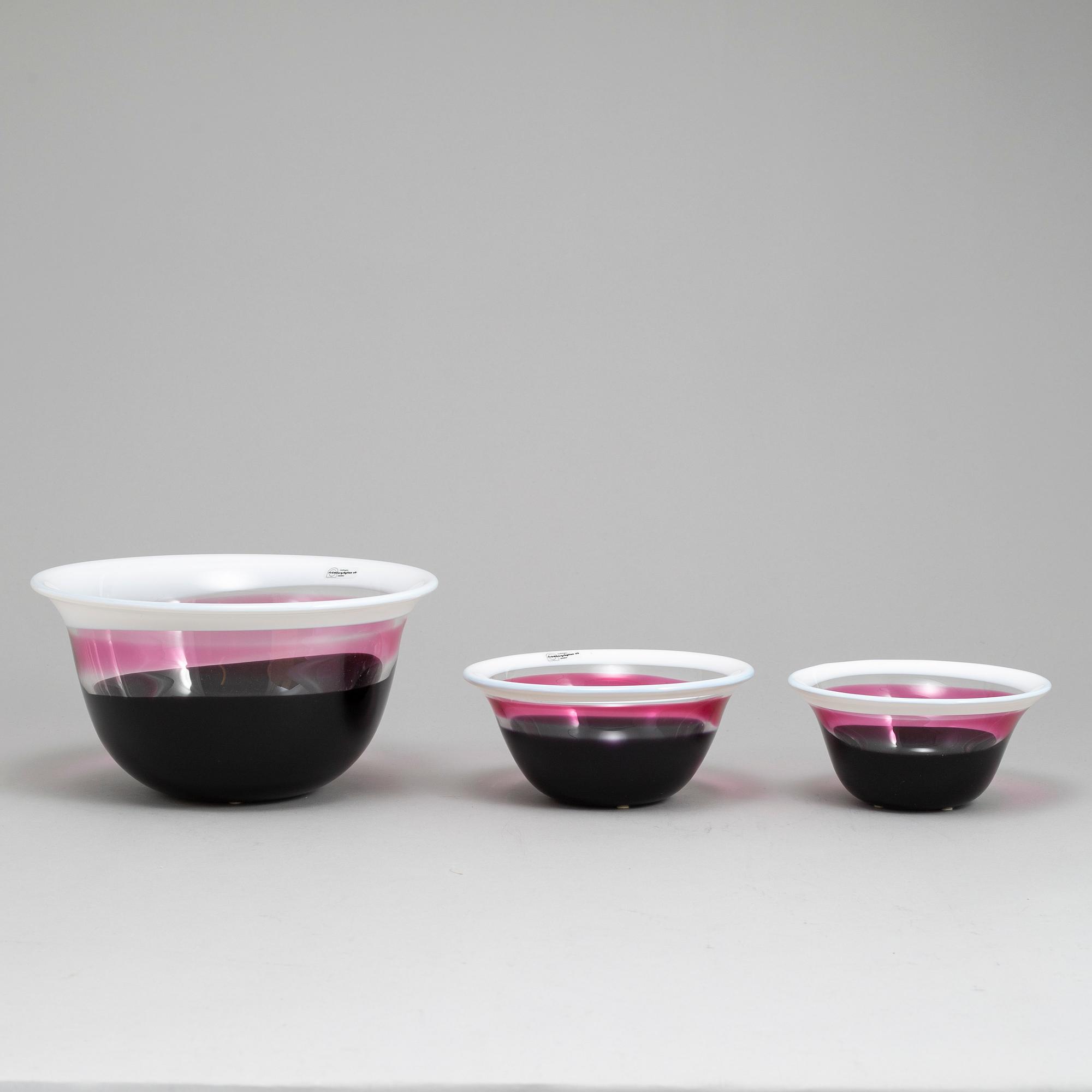 ERIK HÖGLUND, three glass bowls from Strömbergshyttan.