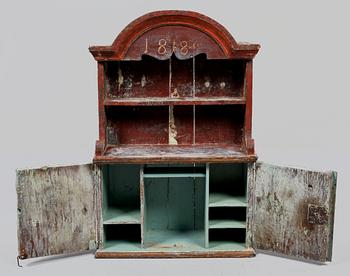 HÄNGSKÅP, allmoge, 1800-tal.