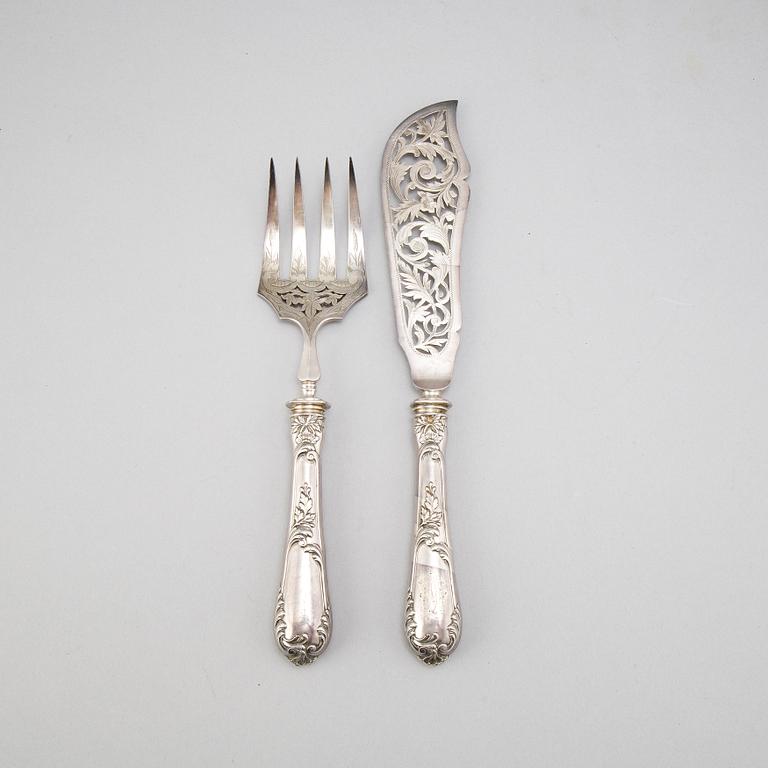 Serveringsbestick, ett par, silver, Frankrike 1800-talets andra hälft. Louis XV-stil.