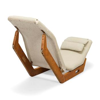 Ilmari Tapiovaara, an early 1960s 'Dolphin chair' for Skanno.