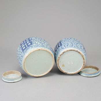 Two blue and white jars, Qing dynasty, 19th Century.