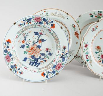 Five Chinese porcelain plates, 18th century.