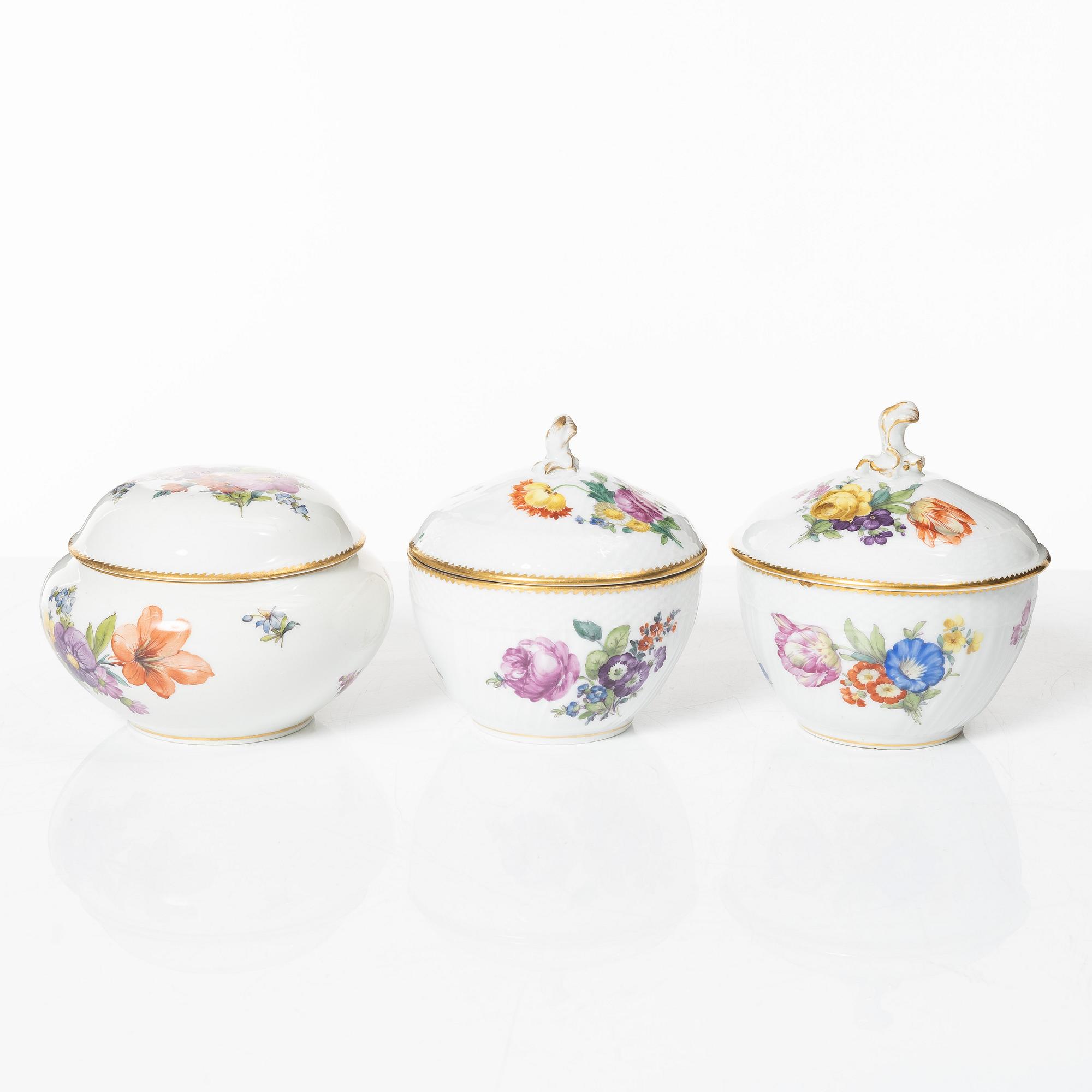 Royal Copenhagen, 13 pieces of a service, 'Saxon Flower', Denmark, 1889-1973.