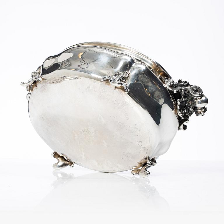 Terrin med lock, silver, rokokostil, Fratelli Broggi, Milano, Italien, 1900-tal.