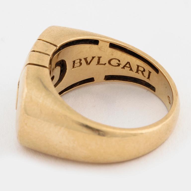 A Bulgari ring.