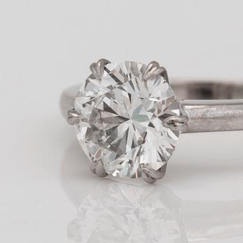 A 1.70 cts brilliant-cut diamod ring.