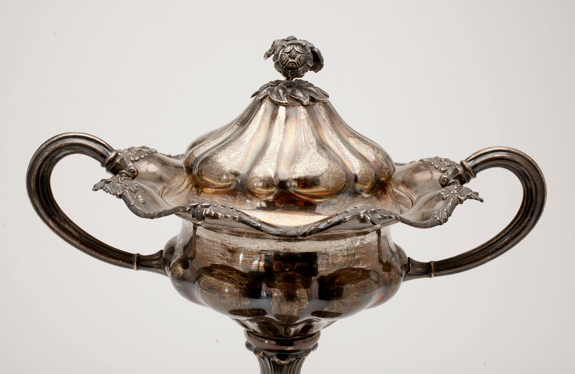 SOCKERSKÅL, silver, nyrokoko, Carl Johan Grönvall, Stockholm. Vikt ca 670 gram.