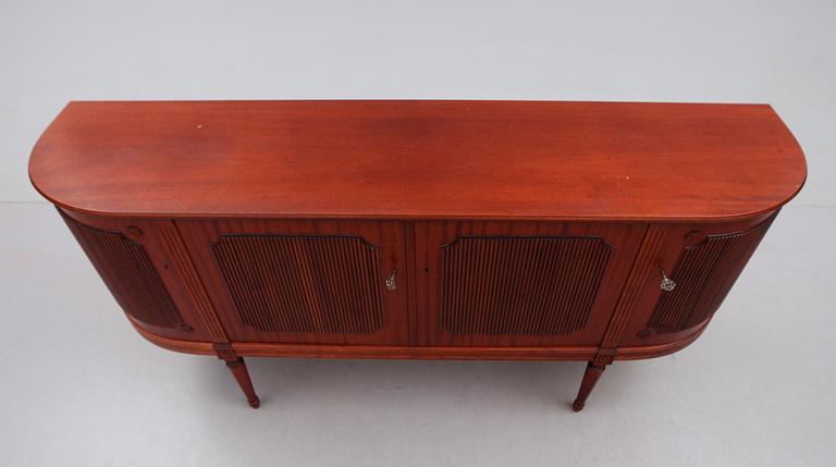 SIDEBOARD, gustaviansk stil, 1900-talets andra hälft.