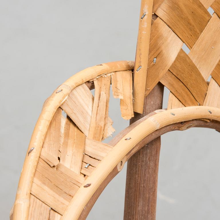 PROVENCE-STOLAR, 4 st, kastanjeträ, "Le Corbusier", Pascal Raffier Vannerie, Frankrike 1900-talets slut.