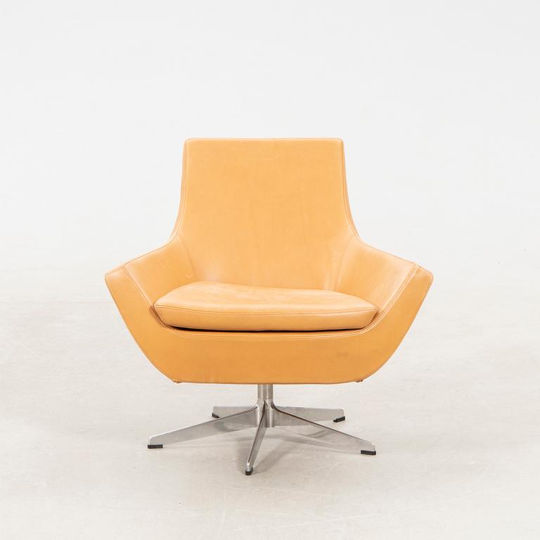 Roger Persson swivel armchair "Happy swivel chair" for Swedese, modern manufacture.