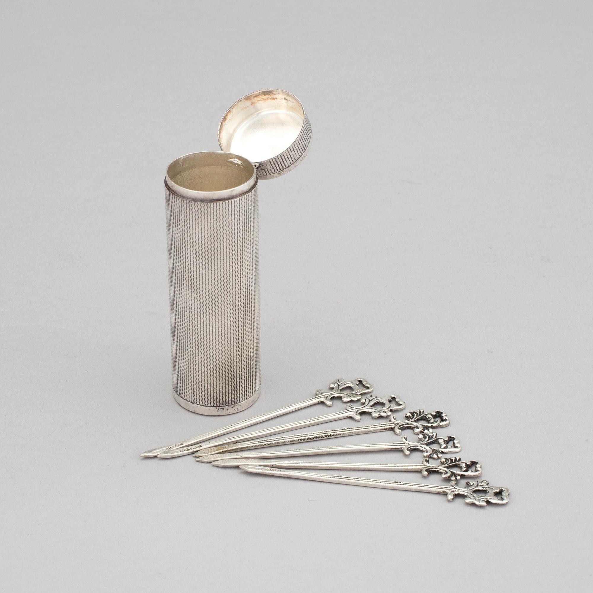 6 COCKTAILPINNAR i ETUI, silver, Gewe Silvervarufabriken AB, Malmö, 1966. Vikt ca 87 gram.