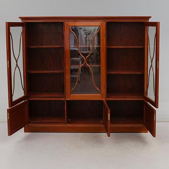 BOKSKÅP, 1900-talets första hälft.