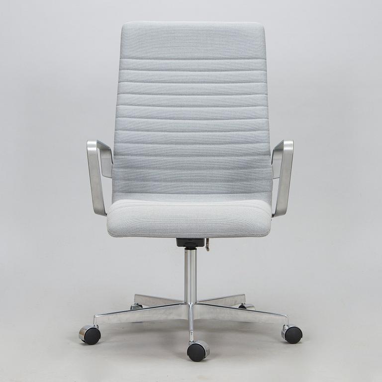 Arne Jacobsen, A 21st century "Oxford Premium" office chair for Fritz Hansen, Denmark.