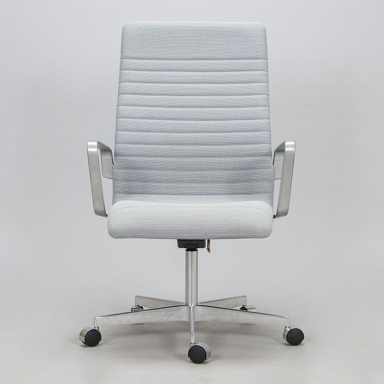 Arne Jacobsen, kontorsstol, "Oxford Premium", Fritz Hansen, Danmark, 2000-tal.