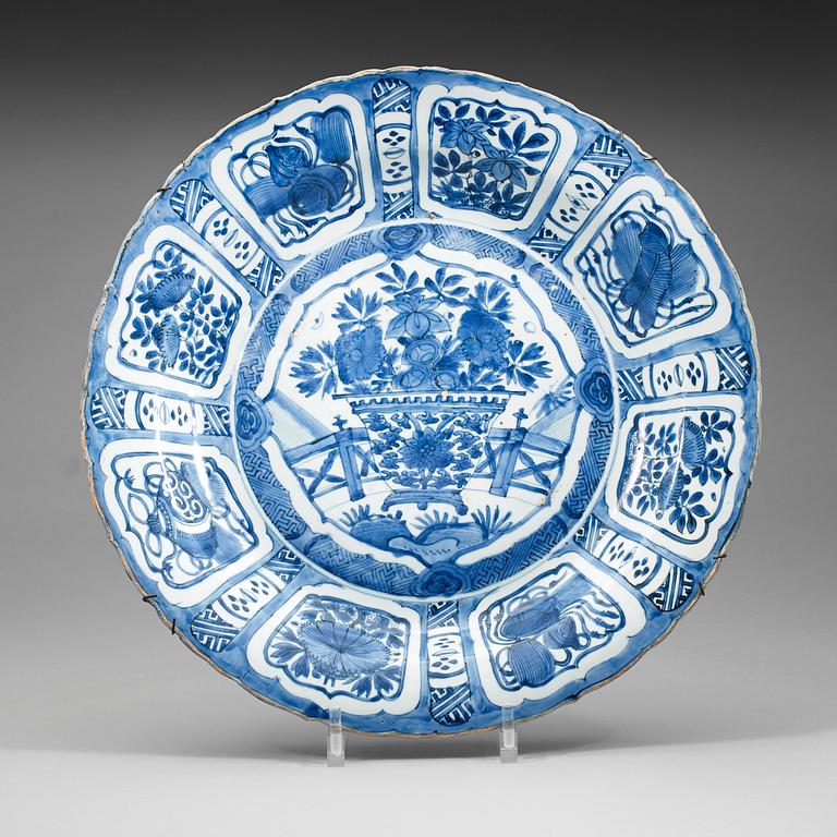 A large blue and white kraak charger, Ming dynasty, Wanli (1572-1620).