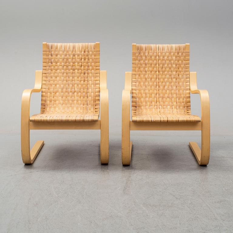ALVAR AALTO, fåtöljer, ett par, modell 406.