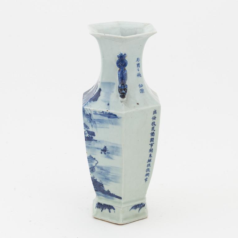 A Chinese blue and white vase. Late Qing dynasty.