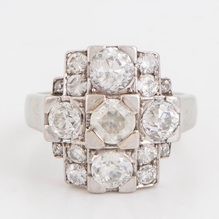 Old-cut diamond ring.