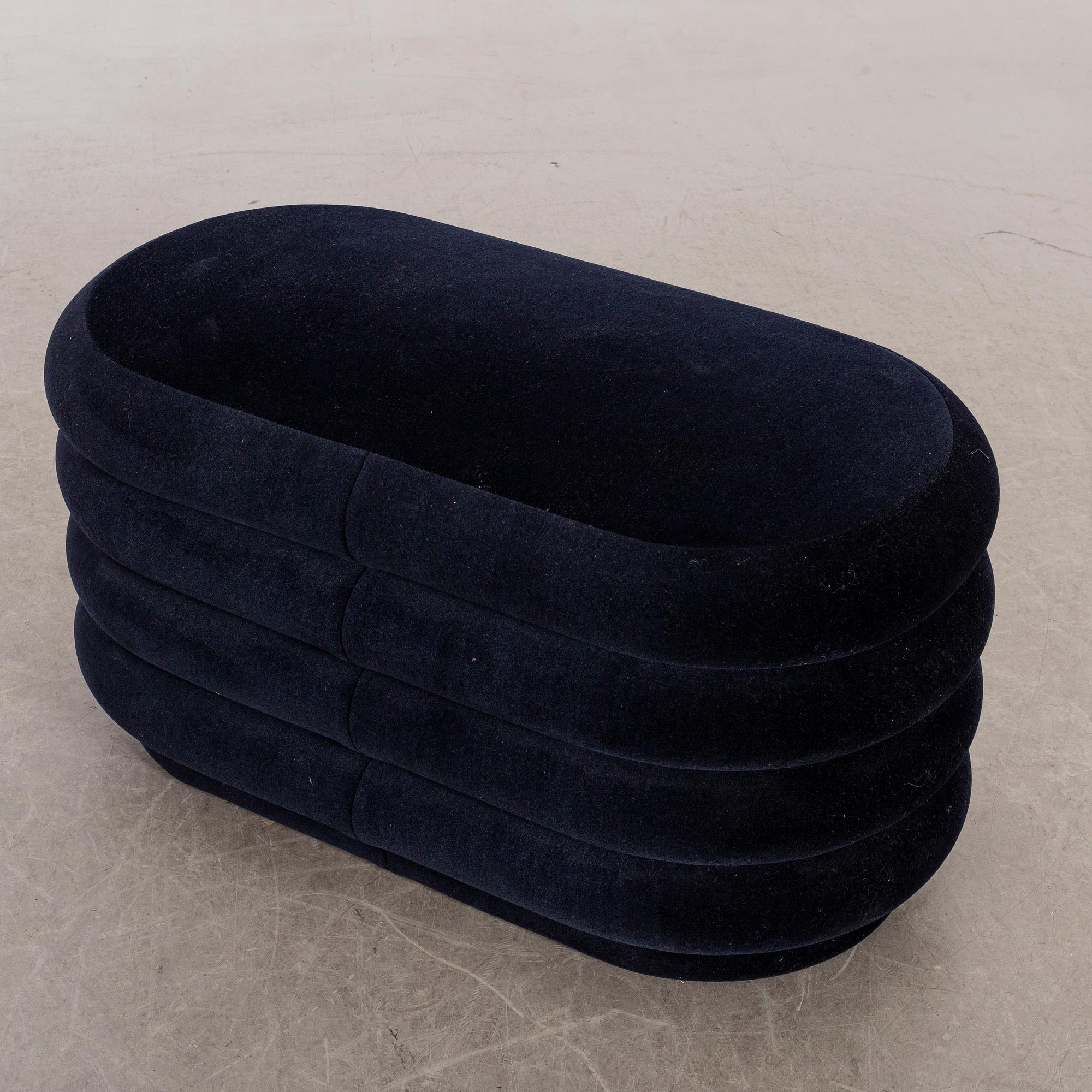 FERM LIVING puff "Pouf dark blue" modern tillverkning.