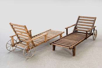 A set of two pine deck chairs by Elsa Stackelberg for Fri Form later part of the 20th century.