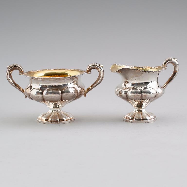 SOCKERSKÅL OCH GRÄDDKANNA, silver, Finland 1983. Vikt ca 196 gram.