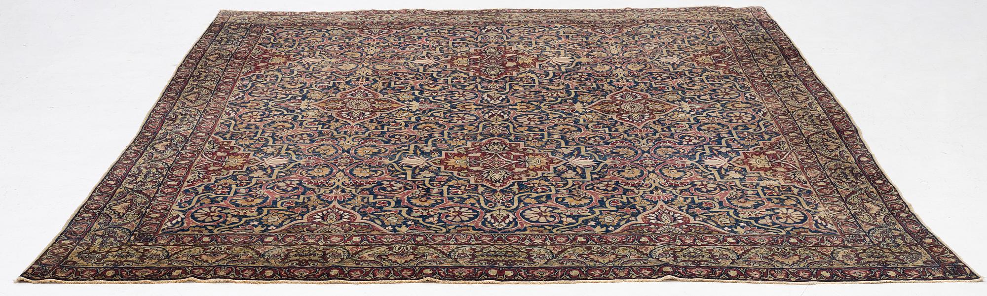 Matta, antik Kirman Laver,  Södra Persien, ca 330 x 278 cm.