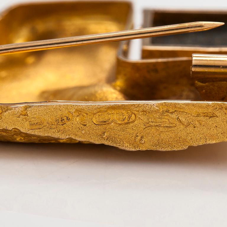 Björn Weckström, a 14K gold brooch with copper ore. Lapponia 1967.