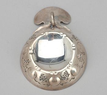 TASTEVIN, silver, Frankrike, 1800-tal. Vikt 44 g.