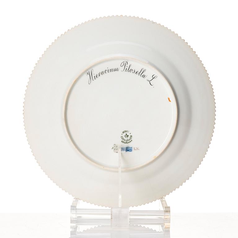 A set of eight Royal Copenhagen 'Flora Danica' dishes, Denmark, 20th Century.