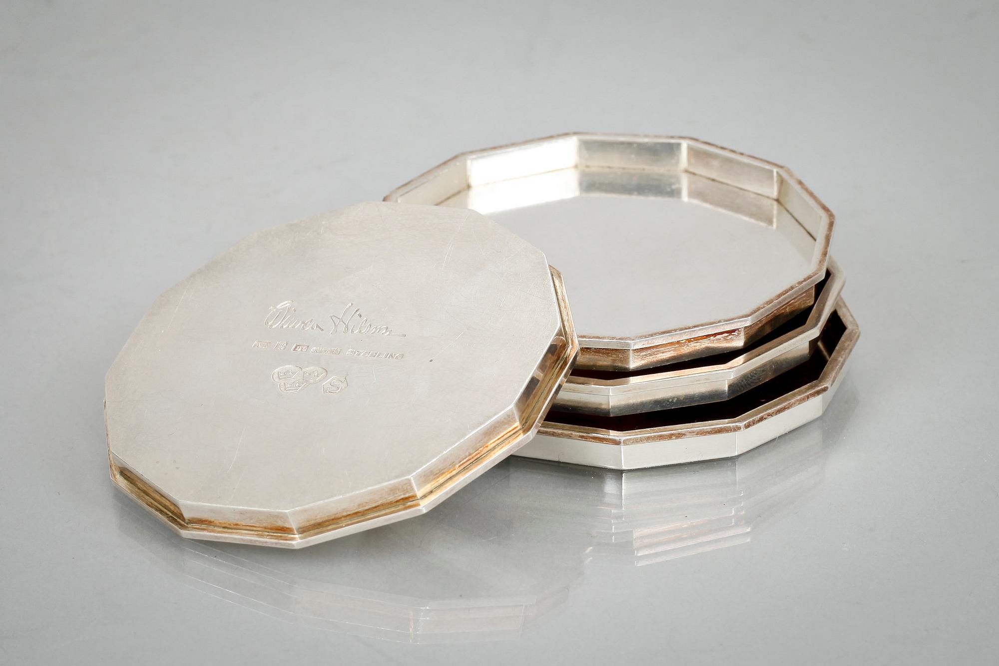 GLASUNDERLÄGG, 4 st. Sterling silver. Wiwen Nilsson, Lund, 1950-tal. Vikt 154 g.