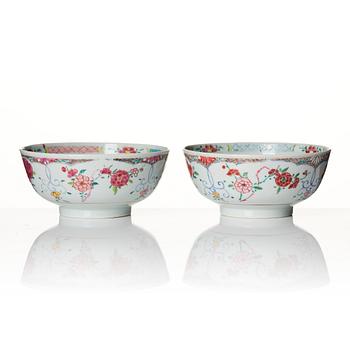 A pair of famille rose bowls, Qing dynasty, Qianlong (1736-95).