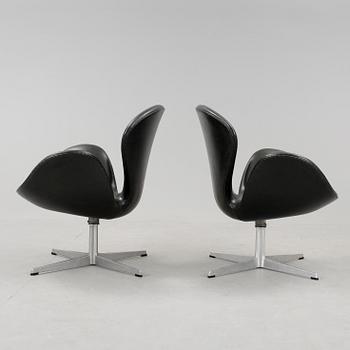 FÅTÖLJER, ett par, Svanen, Arne Jacobsen.