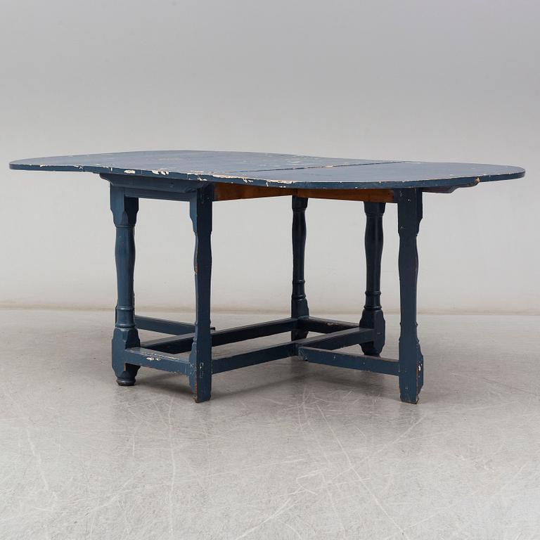 A Swedish late 18th or early 19th century gateleg table.