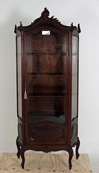 VITRINSKÅP, Louis XV-stil.