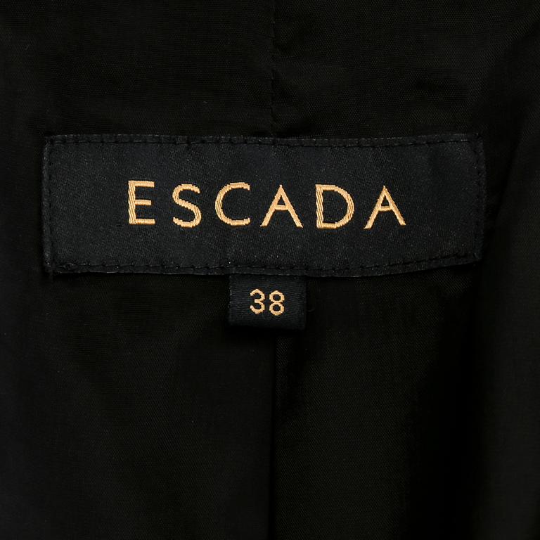 KAVAJ, Escada.
