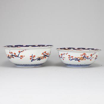 Two Japanese bowls, early 20th Century. Signed.