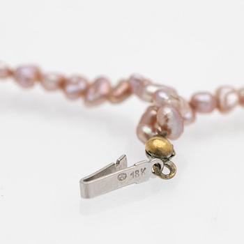 Necklace, 18K white gold and cultured freshwater pearls.