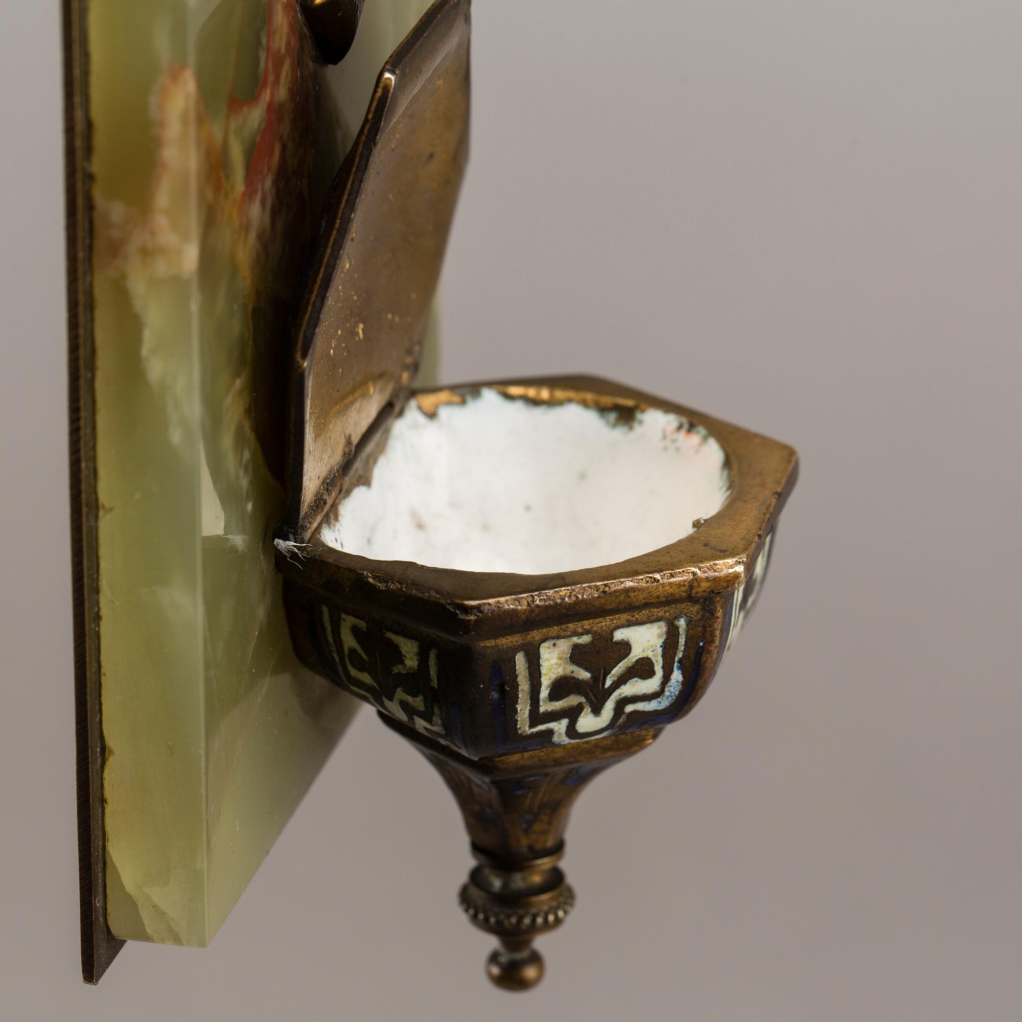 KRUCIFIX med VIGVATTENSKÅL, 1900-tal.