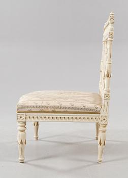 A 19th century lounge chair, around the year 1800.