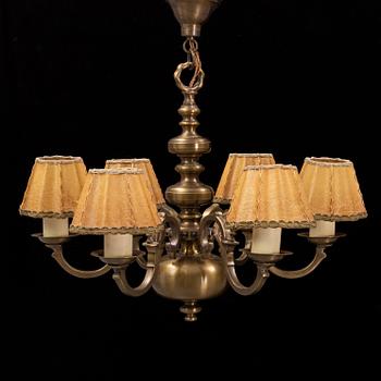 Taklampa, s.k. malmkrona, barockstil, 1900-talets första hälft.