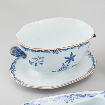 43 pieces of porcelain tableware from Rörstrand, model "Ostindia", second half of the 20th century.