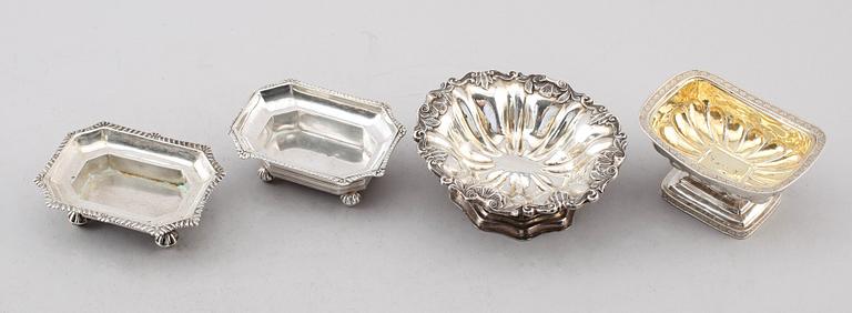 SALTKAR, 4 st, silver, Ryssland, 1825/1837/1839, en med otydliga stämplar. Vikt ca 184 g.