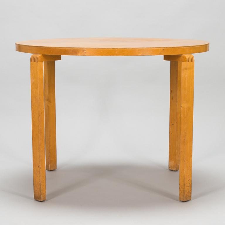 Alvar Aalto, pöytä "73" ja tuoleja, 4 kpl, malli 69, O.Y. Huonekalu-ja Rakennustyötehdas A.B. 1940-luku.