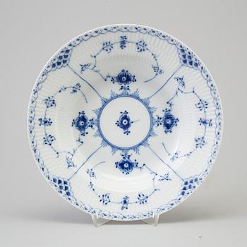 ROYAL COPENHAGEN, mat-, kaffe- och teservis, porslin, 44 delar, porslin, "Musselmalet", Danmark.